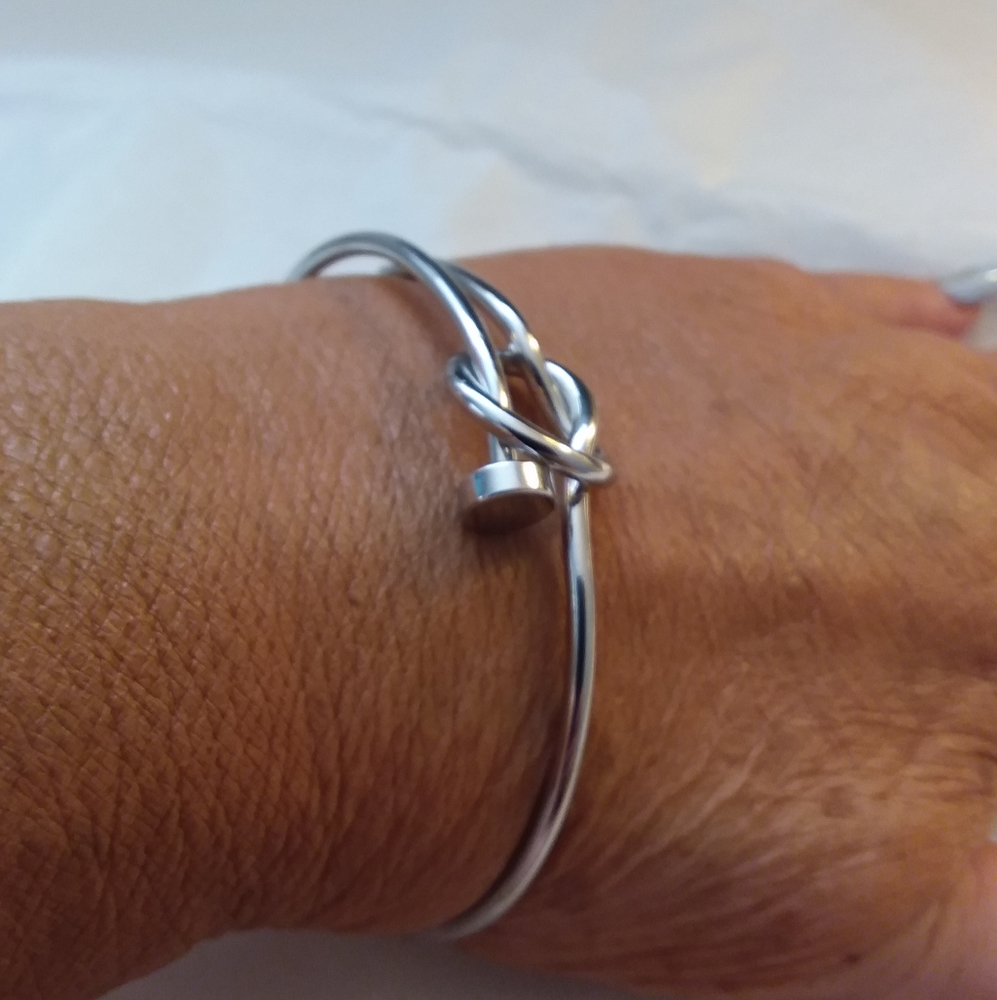 NWOT Knot Designed Silver Metal Bracelet